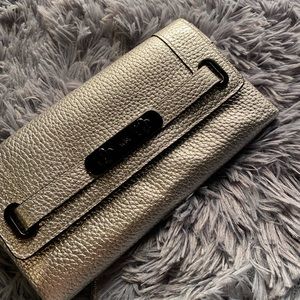 Coach- SWAGGER wallet/clutch.👛